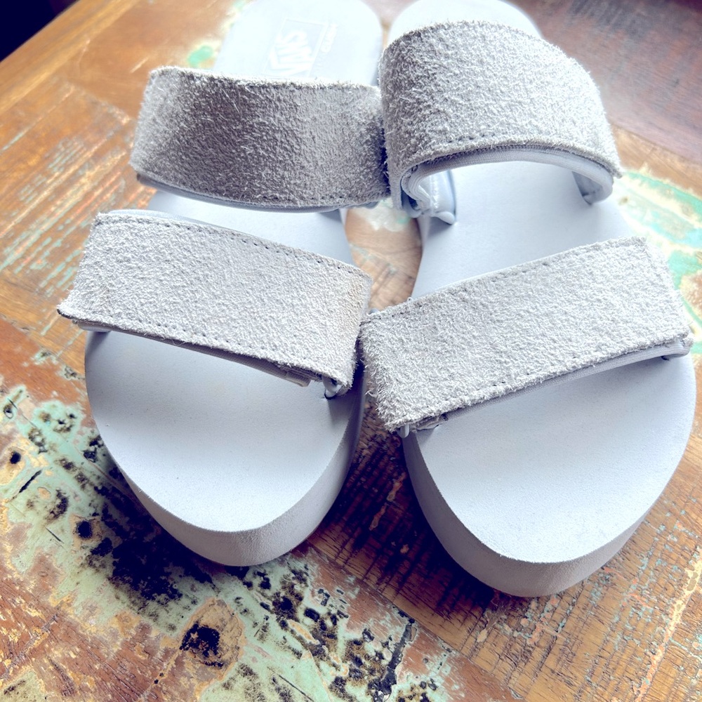 Vans cayucas sandals